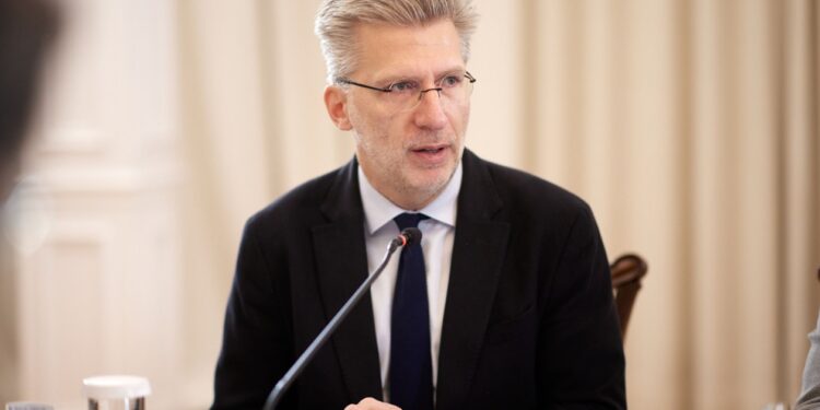 Σκέρτσος: Η πρώτη κατοικία δεν είναι προνόμιο – Είναι δικαίωμα
