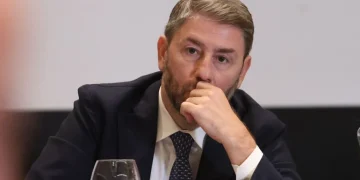 Η απουσία Ανδρουλάκη από την κηδεία της Μαργαρίτας Παπανδρέου που συζητήθηκε και η… απουσία πειστικών απαντήσεων από τον πρόεδρο του ΠΑΣΟΚ
