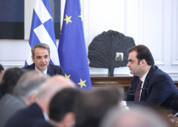 Σύσκεψη στο Μαξίμου για τα καύσιμα: Τέλος του μήνα οι αποφάσεις