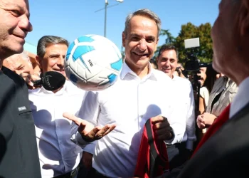 Μητσοτάκης στη ΔΕΘ 2026: Η βόλτα στα περίπτερα, η ρετσίνα και το μήνυμα για τη μεγάλη ανάπλαση