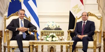 Κυριάκος Μητσοτάκης: Στο Ελ Αλαμέιν για τη συνάντηση με τον Αμπντέλ Φατάχ Αλ Σίσι