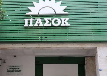 Πονοκέφαλος για το ΠΑΣΟΚ το θέμα των συνεργασιών – Η στάση Δούκα και Διαμαντοπούλου και η “τρίτη άποψη” για την πολιτική σταθερότητα