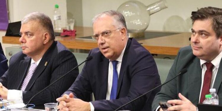 Θεοδωρικάκος: Νέο πακέτο 681 εκατ. ευρώ για μικρομεσαίες επιχειρήσεις – Τι αλλάζει έως το 2032