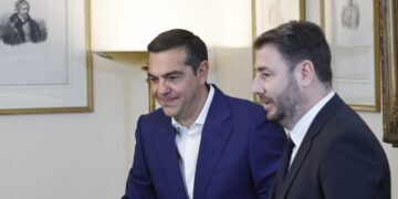 Η… περίπλοκη σχέση ΠΑΣΟΚ – ΕΛΑΣ και η δύσκολη συγκατοίκηση στην πολυκατοικία της σοσιαλδημοκρατίας