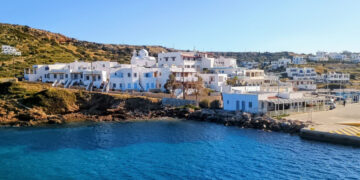 Condé Nast Traveller: Η καλύτερη τουριστική χώρα στον κόσμο η Ελλάδα