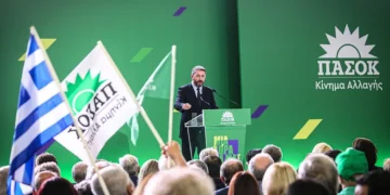 ΠΑΣΟΚ: Χαμόγελα ικανοποίησης στον απόηχο της ομιλίας Ανδρουλάκη στο Αιγάλεω – Στόχος η νέα “Αλλαγή”