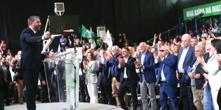 ΠΑΣΟΚ: Συγκρατημένη αισιοδοξία για την άνοδο των ποσοστών στην Αττική