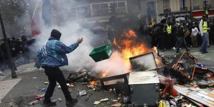 Γαλλία: Σε επιφυλακή οι Αρχές ενόψει νέων διαδηλώσεων το Σάββατο – Θωρακίζουν τα καταστήματά τους οι επιχειρηματίες