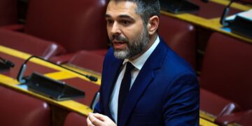 «Ό,τι πεις εσύ»: Η ωδή Σαρακιώτη