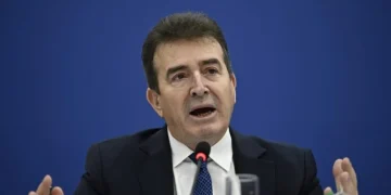 Χρυσοχοΐδης: Θα απαγορευθεί η ενοικίαση σπιτιών για να φιλοξενούν δεκάδες μετανάστες
